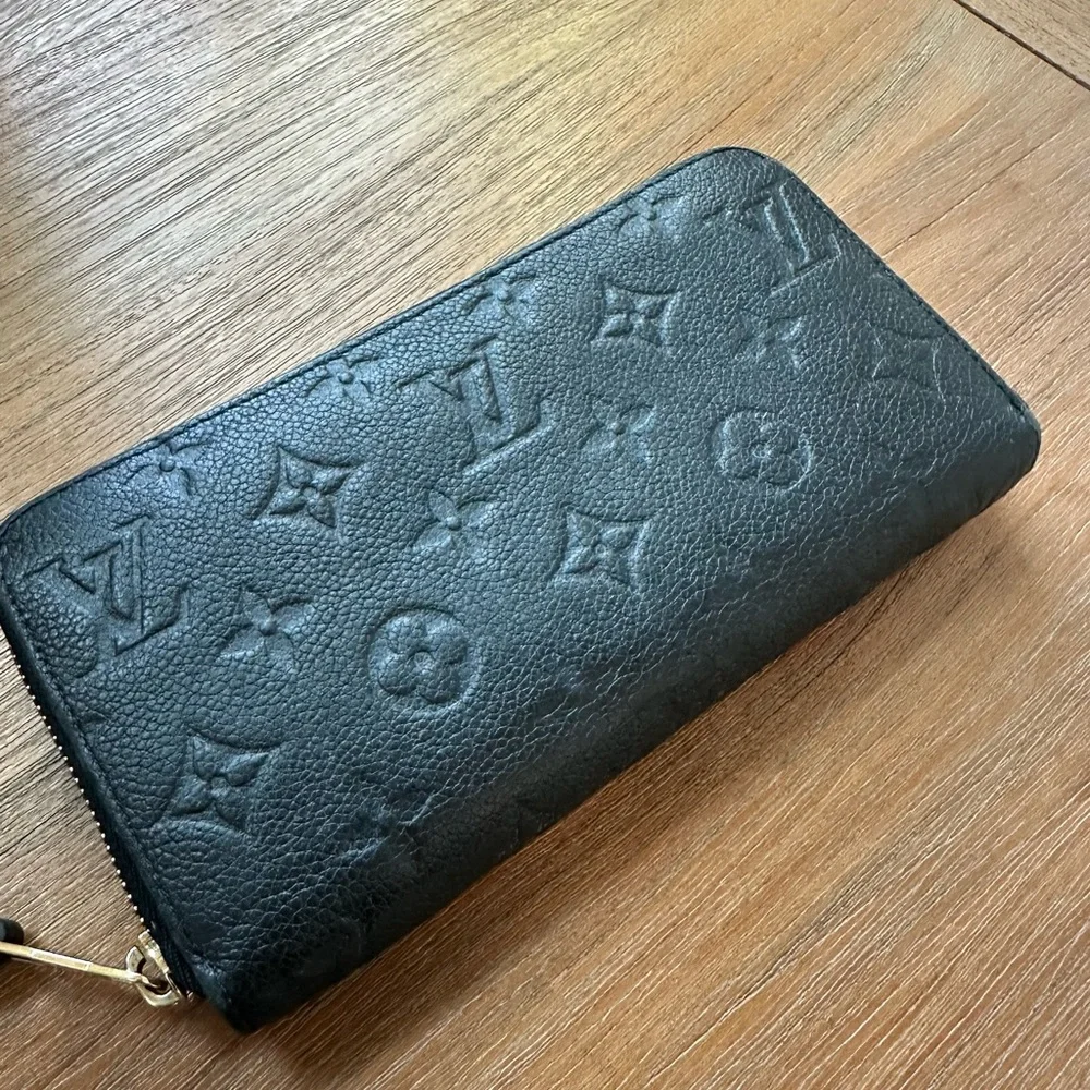 Louis Vuitton Black Monogram Zip Wallet - Picture 1 of 9